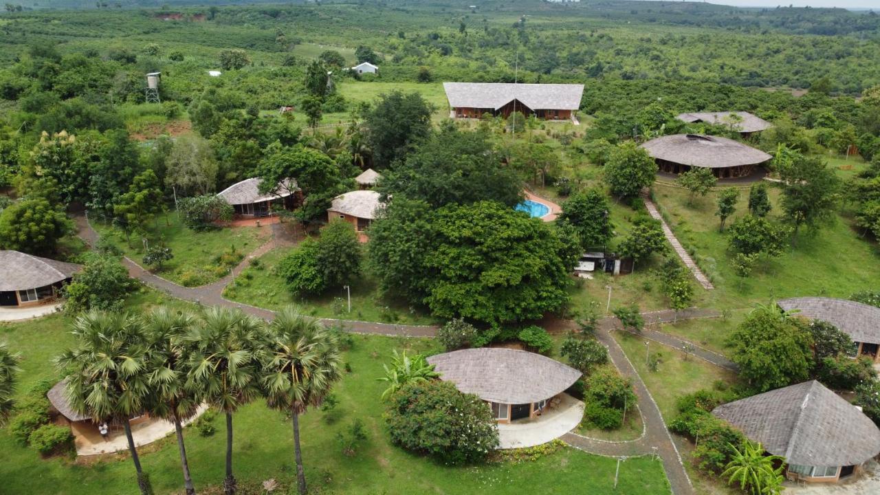 Hanchey Bamboo Resort Kampong Cham Bagian luar foto