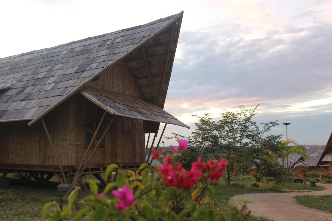 Hanchey Bamboo Resort Kampong Cham Bagian luar foto