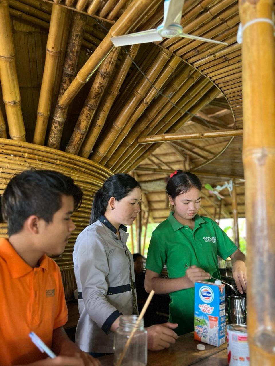 Hanchey Bamboo Resort Kampong Cham Bagian luar foto