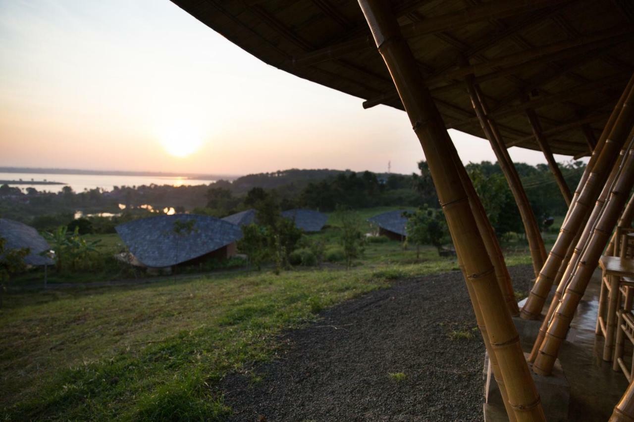 Hanchey Bamboo Resort Kampong Cham Bagian luar foto